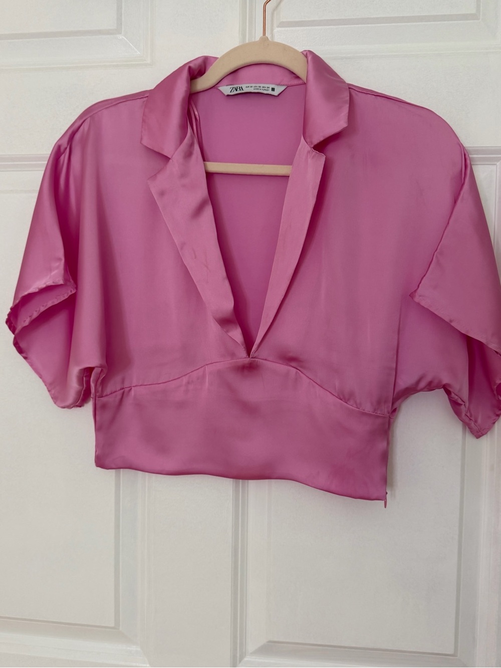 ZARA Fuchsia Satin Deep V Cropped Blouse